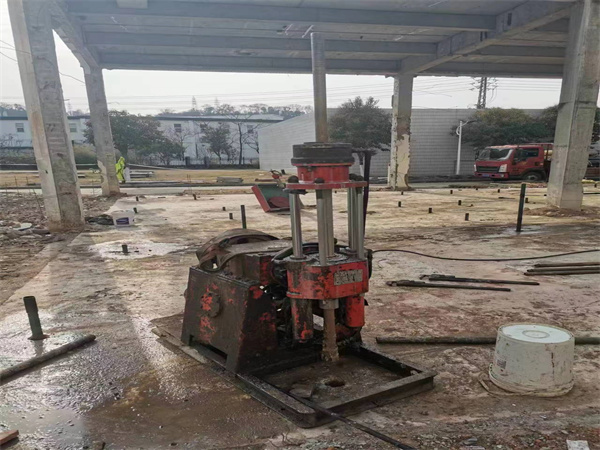 尖峰镇袖阀管小导管注浆加固施工工艺